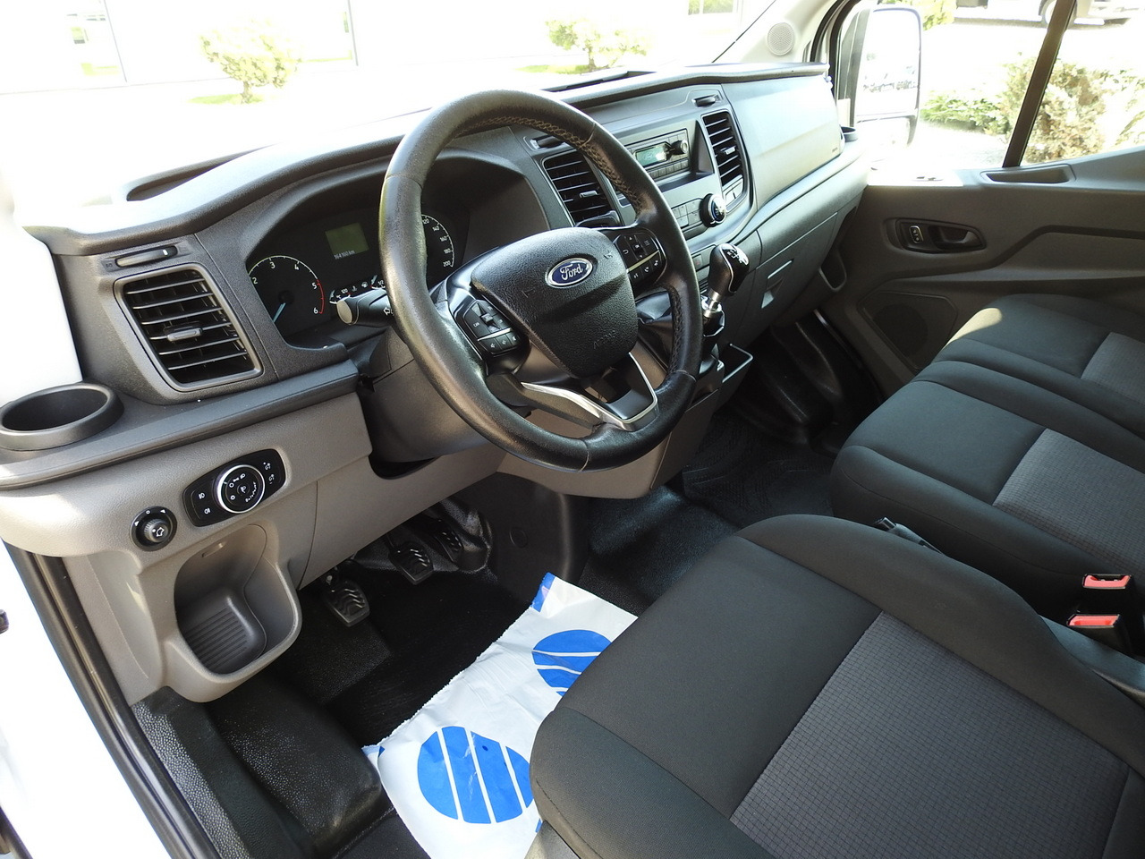 FORD TRANSIT REGRIGERATOR BOX 0*C POWER SUPPLY 230V CRUISE CONTROL AIR CONDITIONING TWIN WHEELS 170HP - Refrigerated van: picture 2 FORD TRANSIT REGRIGERATOR BOX 0*C POWER SUPPLY 230V CRUISE CONTROL AIR CONDITIONING TWIN WHEELS 170HP - Refrigerated van: picture 2