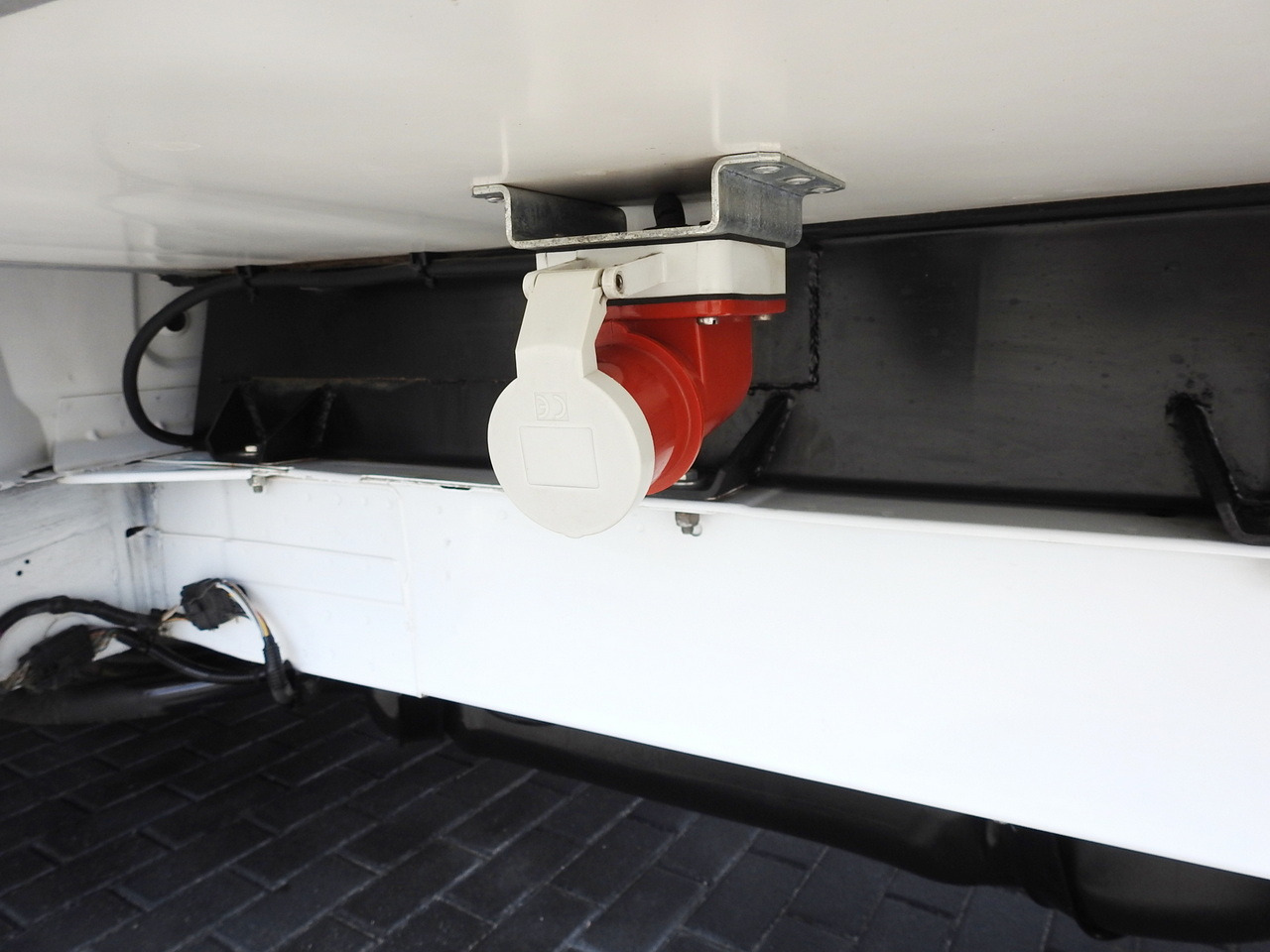 Refrigerated van FORD TRANSIT REGRIGERATOR BOX 0*C POWER SUPPLY 230V CRUISE CONTROL AIR CONDITIONING TWIN WHEELS  170HP: picture 29