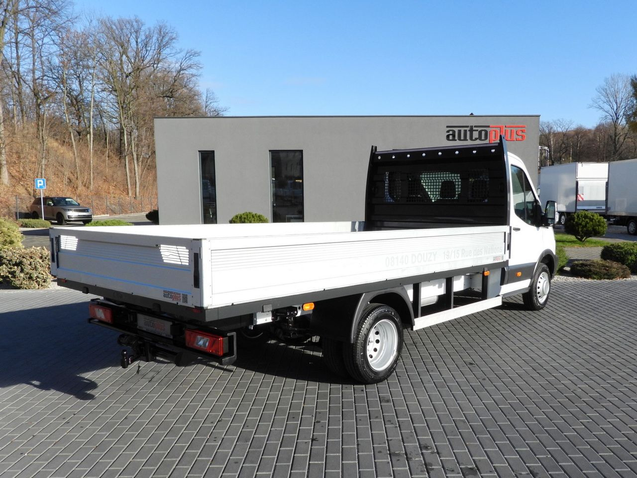 FORD TRANSIT STAKE BODY 8 PALLETS TWIN WHEELS AIR CONDITIONING 155HP - Flatbed van: picture 3 FORD TRANSIT STAKE BODY 8 PALLETS TWIN WHEELS AIR CONDITIONING 155HP - Flatbed van: picture 3