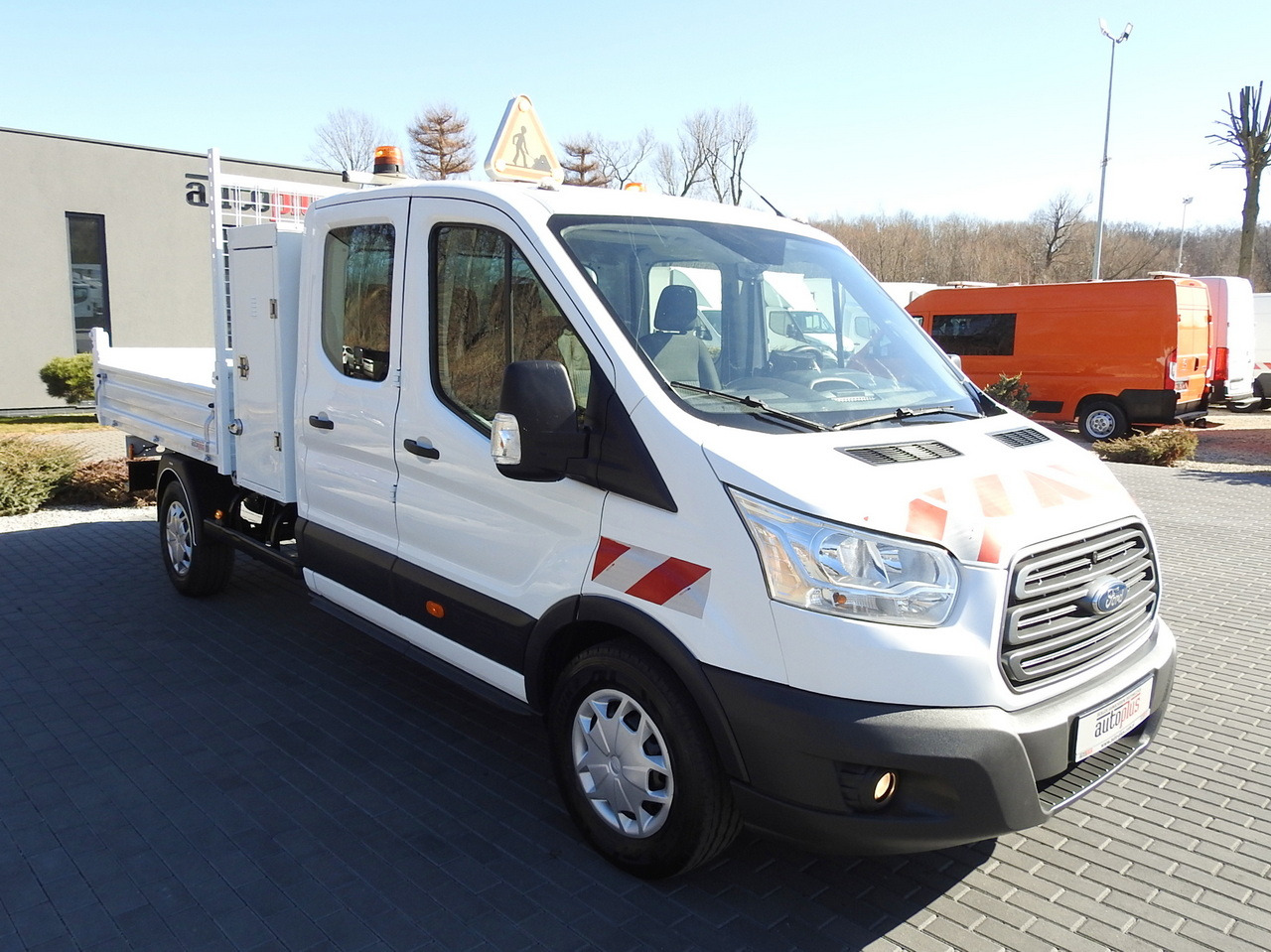 FORD TRANSIT TIPPER DOUBLE CABIN DOKA 6 SEATS CRUISE CONTROL AIR CONDITIONING 130HP - Tipper van: picture 4 FORD TRANSIT TIPPER DOUBLE CABIN DOKA 6 SEATS CRUISE CONTROL AIR CONDITIONING 130HP - Tipper van: picture 4