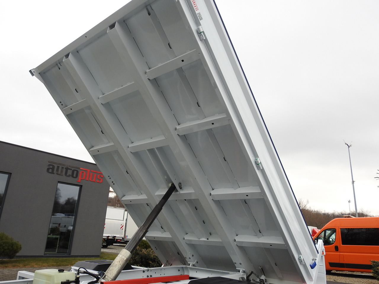 FORD TRANSIT TIPPER LED LIGHTS TWIN WHEELS AIR CONDITIONING  130HP leasing FORD TRANSIT TIPPER LED LIGHTS TWIN WHEELS AIR CONDITIONING  130HP: picture 26