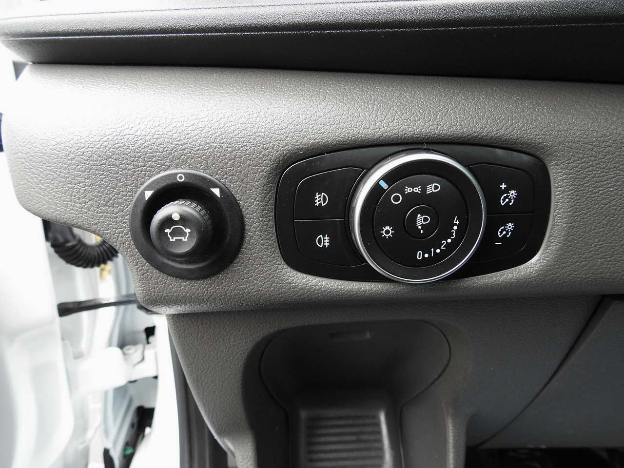 FORD TRANSIT TIPPER LED LIGHTS TWIN WHEELS AIR CONDITIONING  130HP leasing FORD TRANSIT TIPPER LED LIGHTS TWIN WHEELS AIR CONDITIONING  130HP: picture 32