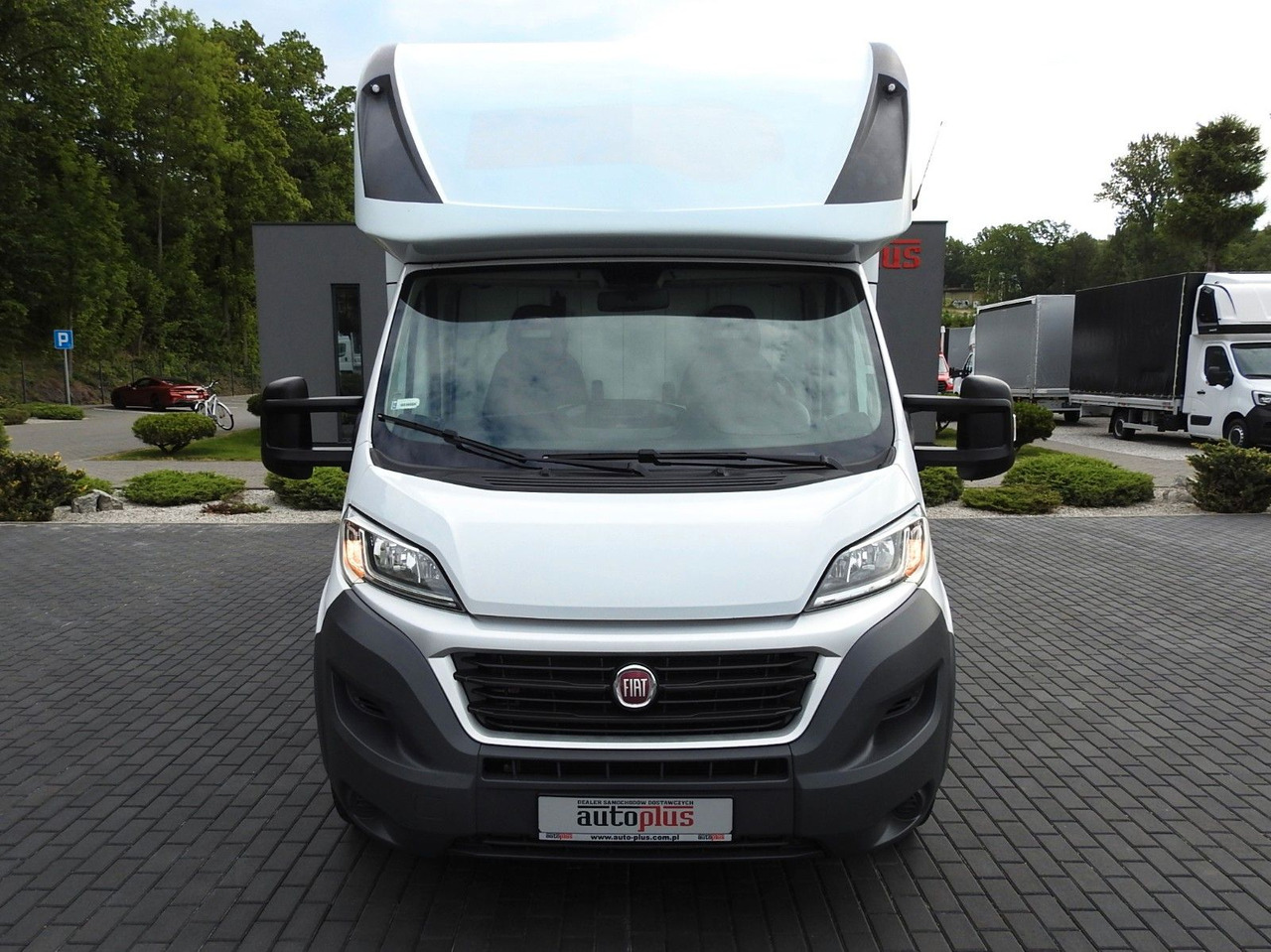 Fiat DUCATO KOFFER 8 PALETTEN KLIMAANLAGE 130PS - Box van: picture 5 Fiat DUCATO KOFFER 8 PALETTEN KLIMAANLAGE 130PS - Box van: picture 5