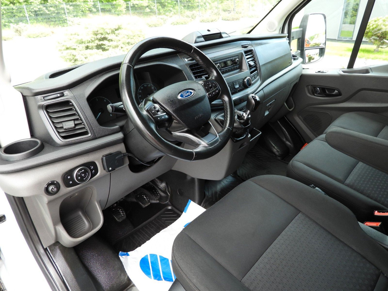 Ford TRANSIT KOFFER AUFZUG 8 PALETTEN TEMPOMAT - Box van: picture 2 Ford TRANSIT KOFFER AUFZUG 8 PALETTEN TEMPOMAT - Box van: picture 2