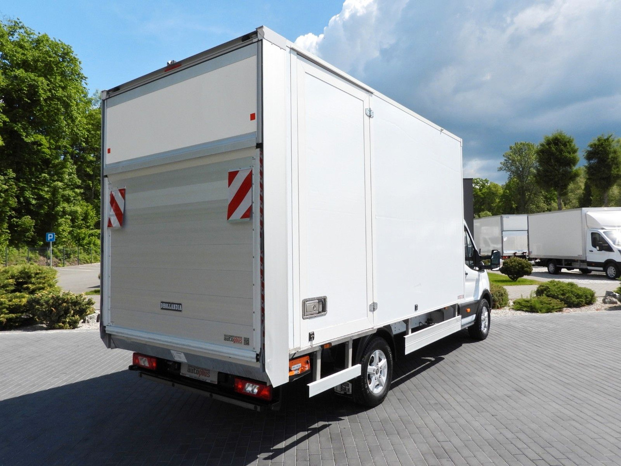 Ford TRANSIT KOFFER AUFZUG 8 PALETTEN TEMPOMAT - Box van: picture 3 Ford TRANSIT KOFFER AUFZUG 8 PALETTEN TEMPOMAT - Box van: picture 3