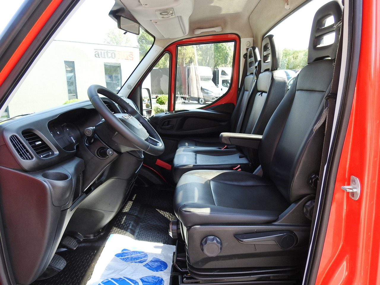 IVECO DAILY 35C13 TIPPER CRUISE CONTROL AIR CONDITIONING TWIN WHEELS  130HP leasing IVECO DAILY 35C13 TIPPER CRUISE CONTROL AIR CONDITIONING TWIN WHEELS  130HP: picture 27
