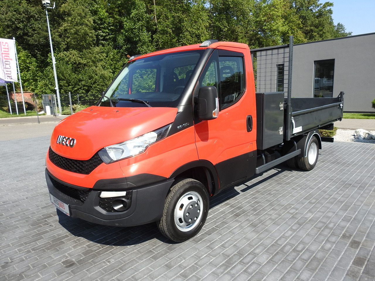 IVECO DAILY 35C13 TIPPER CRUISE CONTROL AIR CONDITIONING TWIN WHEELS  130HP leasing IVECO DAILY 35C13 TIPPER CRUISE CONTROL AIR CONDITIONING TWIN WHEELS  130HP: picture 6