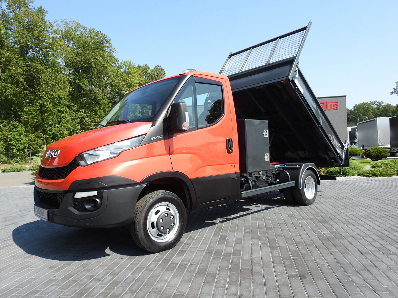 IVECO DAILY 35C13 TIPPER CRUISE CONTROL AIR CONDITIONING TWIN WHEELS  130HP leasing IVECO DAILY 35C13 TIPPER CRUISE CONTROL AIR CONDITIONING TWIN WHEELS  130HP: picture 19