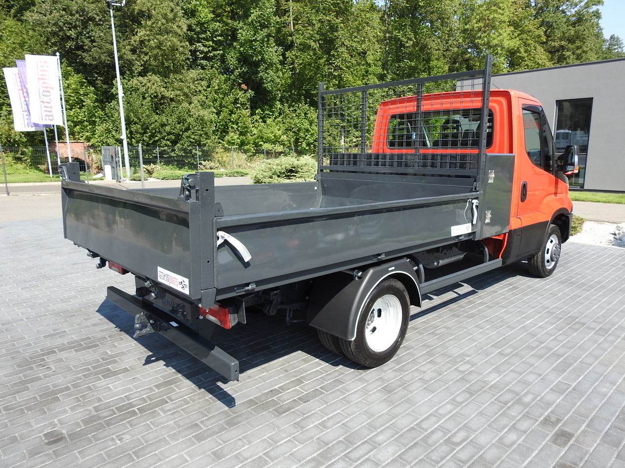 IVECO DAILY 35C13 TIPPER CRUISE CONTROL AIR CONDITIONING TWIN WHEELS  130HP leasing IVECO DAILY 35C13 TIPPER CRUISE CONTROL AIR CONDITIONING TWIN WHEELS  130HP: picture 13