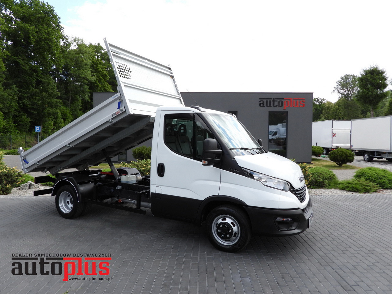 IVECO DAILY 35C14 CRUISE CONTROL TWIN WHEELS AIR CONDITIONING  140HP - Tipper van: picture 1 IVECO DAILY 35C14 CRUISE CONTROL TWIN WHEELS AIR CONDITIONING  140HP - Tipper van: picture 1