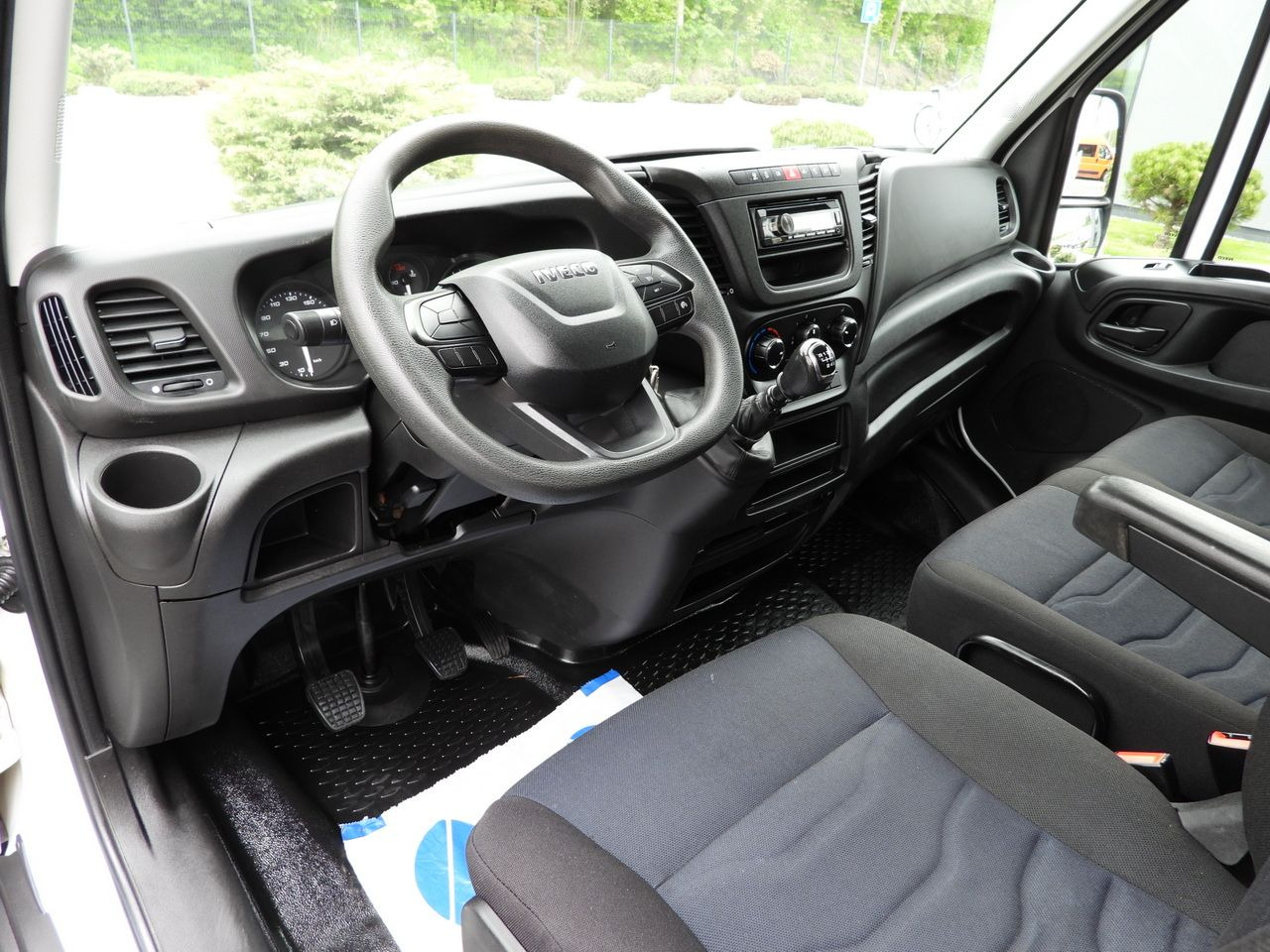 IVECO DAILY 35C14 TIPPER CRUISE CONTROL TWIN WHEELS 140HP - Tipper van: picture 2 IVECO DAILY 35C14 TIPPER CRUISE CONTROL TWIN WHEELS 140HP - Tipper van: picture 2