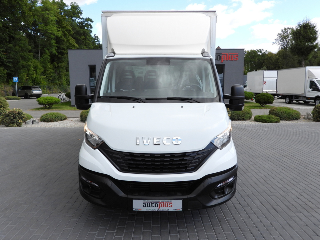 IVECO DAILY 35C16 BOX LIFT 8 PALLETS CRUISE CONTROL TWIN WHEELS AIR CONDITIONING 160HP - Box van: picture 5 IVECO DAILY 35C16 BOX LIFT 8 PALLETS CRUISE CONTROL TWIN WHEELS AIR CONDITIONING 160HP - Box van: picture 5