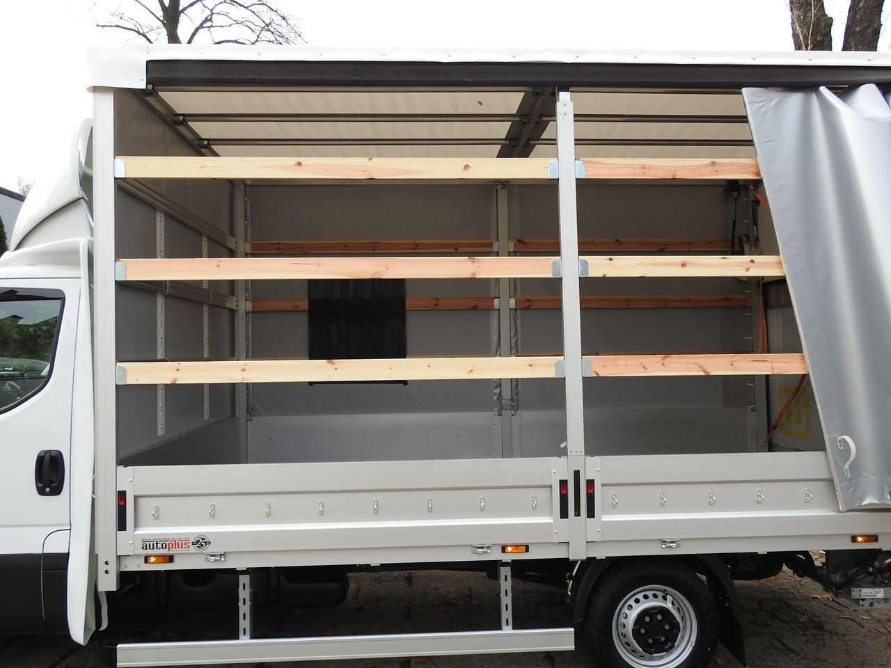 New Curtain side van IVECO DAILY 35S16 NEW TARPAULIN LIFT 8 PALLETS CRUISE CONTROL AIR CONDITIONING  160HP: picture 31