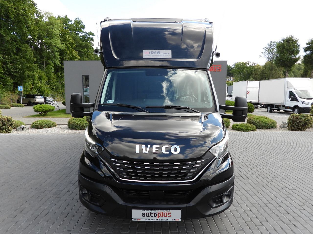 IVECO DAILY 35S18 BOX LIFT 8 PALLETS WEBASTO CRUISE CONTROL NAVIGATION LED LIGHTS PNEUMATICS AIR CONDITIONING  180HP - Refrigerated van: picture 5 IVECO DAILY 35S18 BOX LIFT 8 PALLETS WEBASTO CRUISE CONTROL NAVIGATION LED LIGHTS PNEUMATICS AIR CONDITIONING  180HP - Refrigerated van: picture 5
