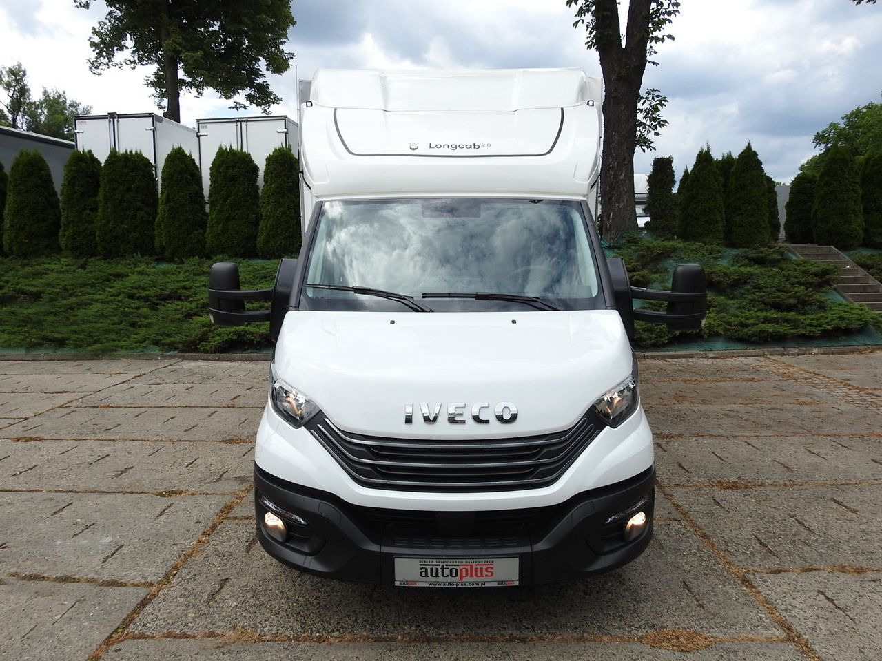 IVECO DAILY 35S18 NEW TARPAULIN WEBASTO CRUISE CONTROL AIR CONDITIONING 180HP - Curtain side van: picture 5 IVECO DAILY 35S18 NEW TARPAULIN WEBASTO CRUISE CONTROL AIR CONDITIONING 180HP - Curtain side van: picture 5