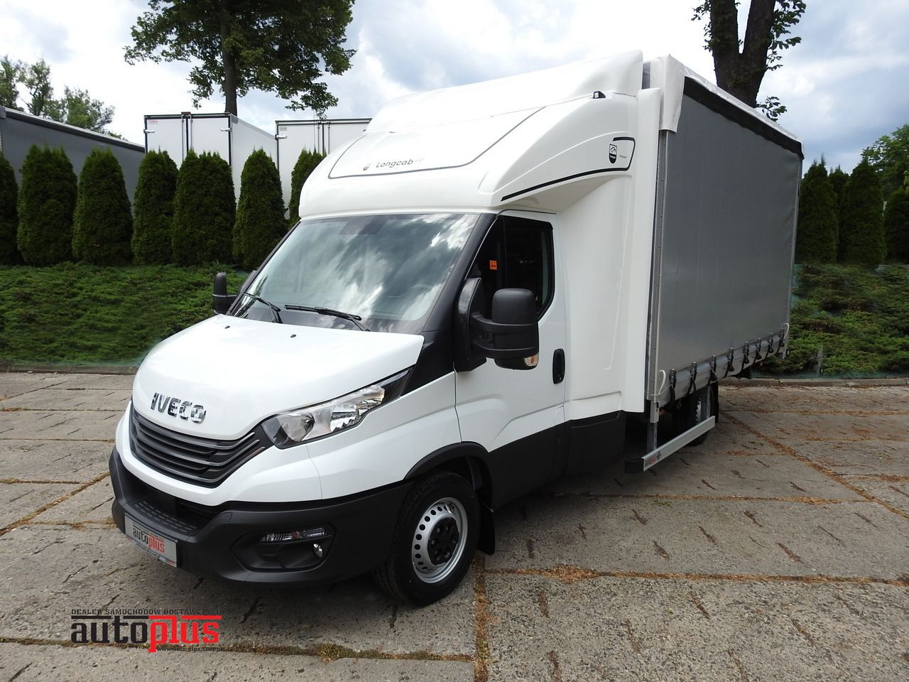 IVECO DAILY 35S18 NEW TARPAULIN WEBASTO CRUISE CONTROL AIR CONDITIONING 180HP - Curtain side van: picture 1 IVECO DAILY 35S18 NEW TARPAULIN WEBASTO CRUISE CONTROL AIR CONDITIONING 180HP - Curtain side van: picture 1