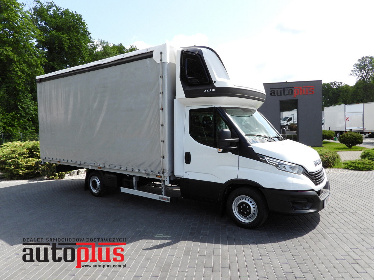 IVECO DAILY 35S18 TARPAULIN 10 PALLETS CRUISE CONTROL LED LIGHTS AIR CONDITIONING  180HP - Curtain side van: picture 1 IVECO DAILY 35S18 TARPAULIN 10 PALLETS CRUISE CONTROL LED LIGHTS AIR CONDITIONING  180HP - Curtain side van: picture 1