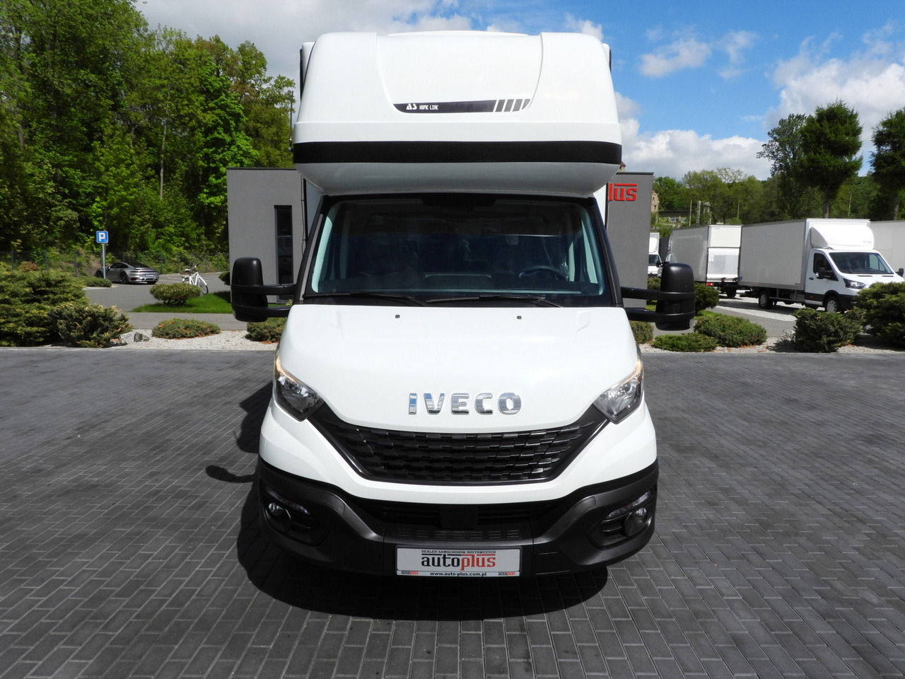 Curtain side van IVECO DAILY 35S18 TARPAULIN 10 PALLETS WEBASTO CRUISE CONTROL AIR CONDITIONING 180HP: picture 5 Curtain side van IVECO DAILY 35S18 TARPAULIN 10 PALLETS WEBASTO CRUISE CONTROL AIR CONDITIONING 180HP: picture 5