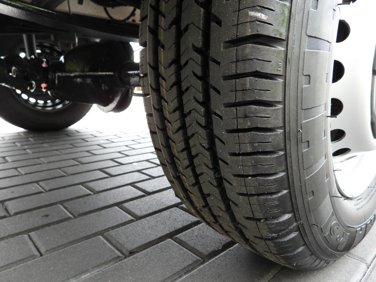 Curtain side van IVECO DAILY 35S18 TARPAULIN 10 PALLETS WEBASTO CRUISE CONTROL AIR CONDITIONING 180HP: picture 25 Curtain side van IVECO DAILY 35S18 TARPAULIN 10 PALLETS WEBASTO CRUISE CONTROL AIR CONDITIONING 180HP: picture 25