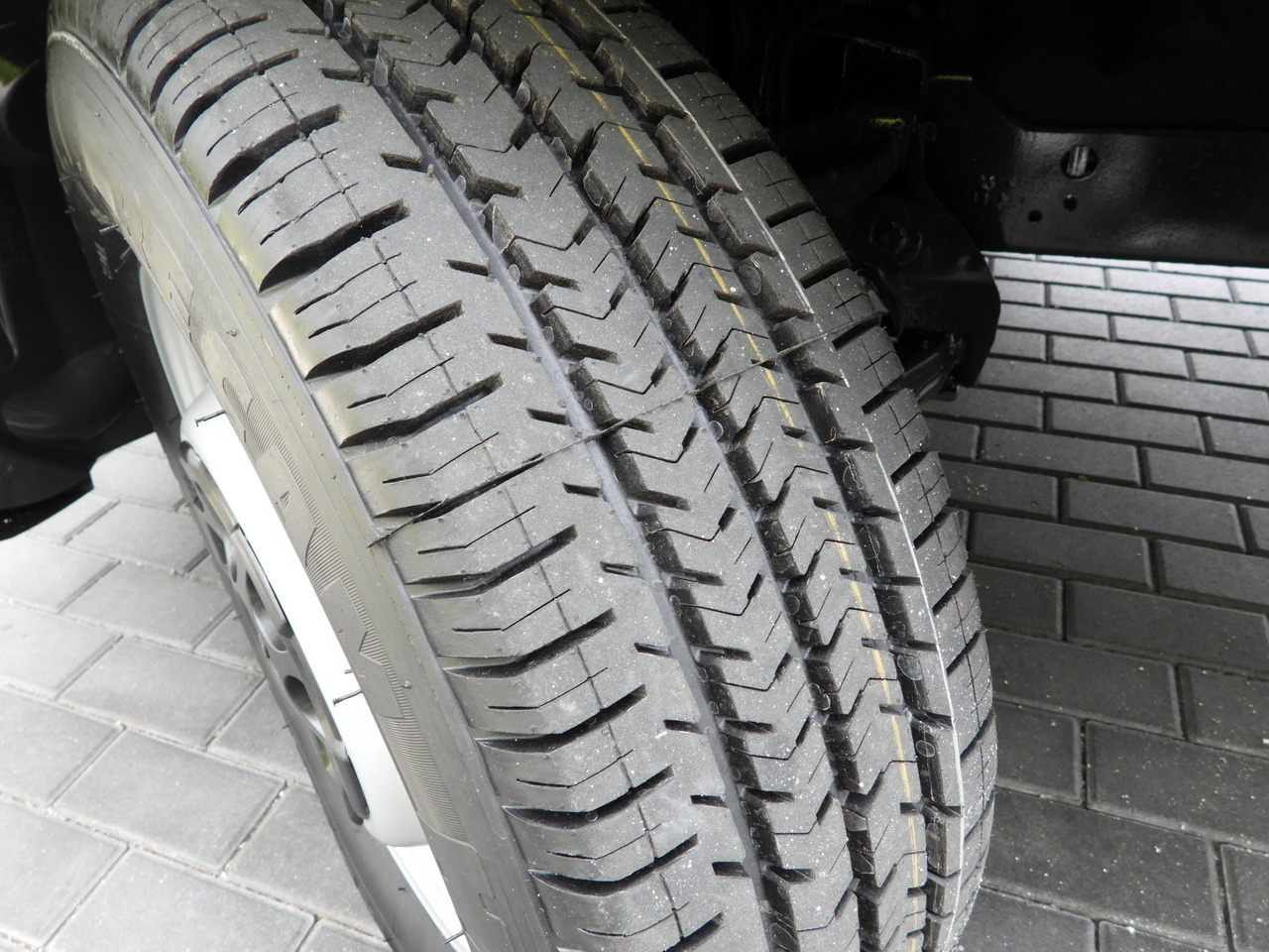 Curtain side van IVECO DAILY 35S18 TARPAULIN 10 PALLETS WEBASTO CRUISE CONTROL AIR CONDITIONING 180HP: picture 24 Curtain side van IVECO DAILY 35S18 TARPAULIN 10 PALLETS WEBASTO CRUISE CONTROL AIR CONDITIONING 180HP: picture 24