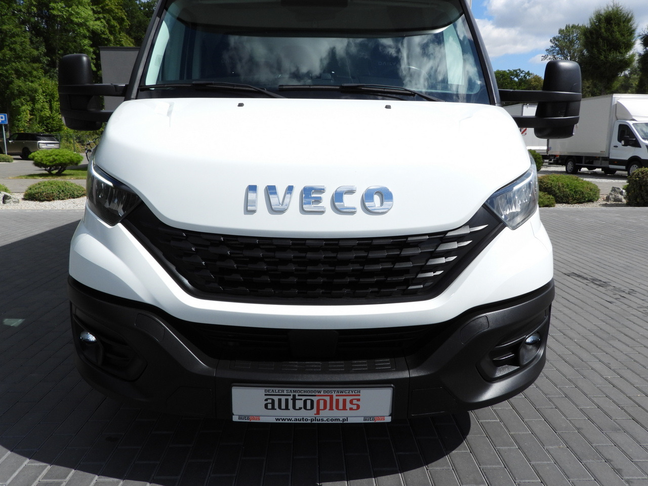 IVECO DAILY 35S18 TARPAULIN 10 PALLETS WEBASTO CRUISE CONTROL NAVIGATION LED LIGHTS AIR CONDITIONING  180HP leasing IVECO DAILY 35S18 TARPAULIN 10 PALLETS WEBASTO CRUISE CONTROL NAVIGATION LED LIGHTS AIR CONDITIONING  180HP: picture 14 IVECO DAILY 35S18 TARPAULIN 10 PALLETS WEBASTO CRUISE CONTROL NAVIGATION LED LIGHTS AIR CONDITIONING  180HP leasing IVECO DAILY 35S18 TARPAULIN 10 PALLETS WEBASTO CRUISE CONTROL NAVIGATION LED LIGHTS AIR CONDITIONING  180HP: picture 14