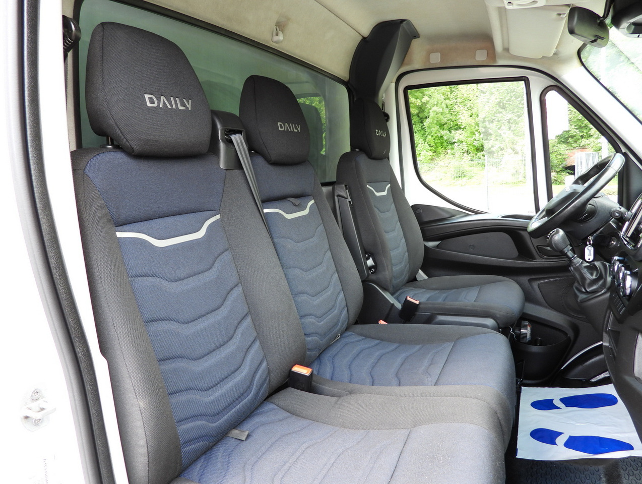 IVECO DAILY 35S18 TARPAULIN 10 PALLETS WEBASTO CRUISE CONTROL NAVIGATION LED LIGHTS AIR CONDITIONING  180HP leasing IVECO DAILY 35S18 TARPAULIN 10 PALLETS WEBASTO CRUISE CONTROL NAVIGATION LED LIGHTS AIR CONDITIONING  180HP: picture 40 IVECO DAILY 35S18 TARPAULIN 10 PALLETS WEBASTO CRUISE CONTROL NAVIGATION LED LIGHTS AIR CONDITIONING  180HP leasing IVECO DAILY 35S18 TARPAULIN 10 PALLETS WEBASTO CRUISE CONTROL NAVIGATION LED LIGHTS AIR CONDITIONING  180HP: picture 40