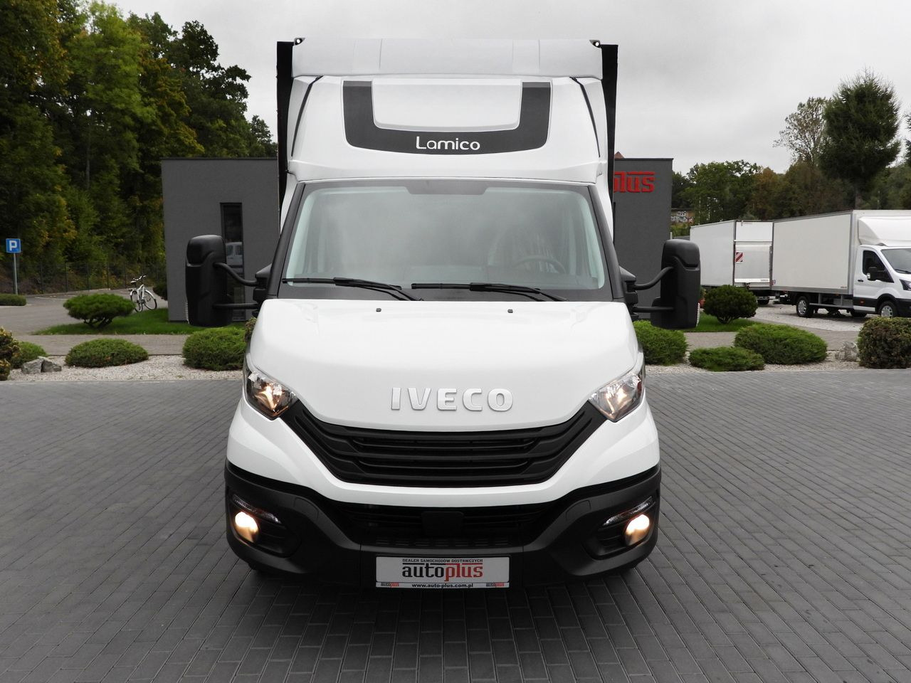 IVECO DAILY 35S18 TARPAULIN 10 PALLETS WEBASTO CRUISE CONTROL PNEUMATICS AIR CONDITIONING  180HP - Curtain side van: picture 5 IVECO DAILY 35S18 TARPAULIN 10 PALLETS WEBASTO CRUISE CONTROL PNEUMATICS AIR CONDITIONING  180HP - Curtain side van: picture 5