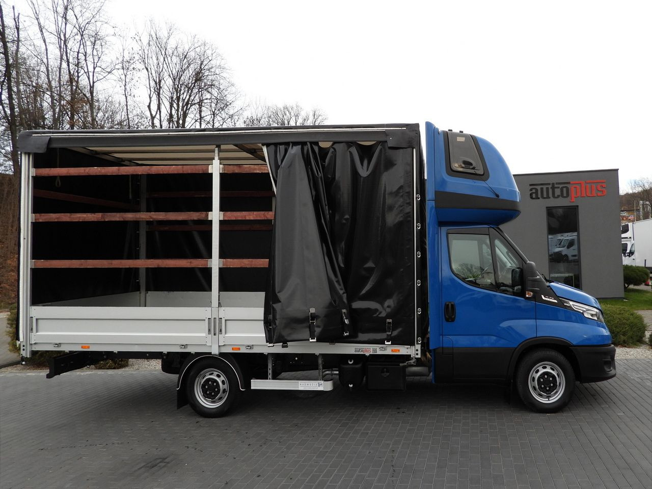Curtain side van IVECO DAILY 35S21 TARPAULIN 10 PALLETS WEBASTO CRUISE CONTROL NAVIGATION LED LIGHTS AUTOMATIC TRANSMISSION HI-MATIC AIR CONDITIONING  210HP: picture 8