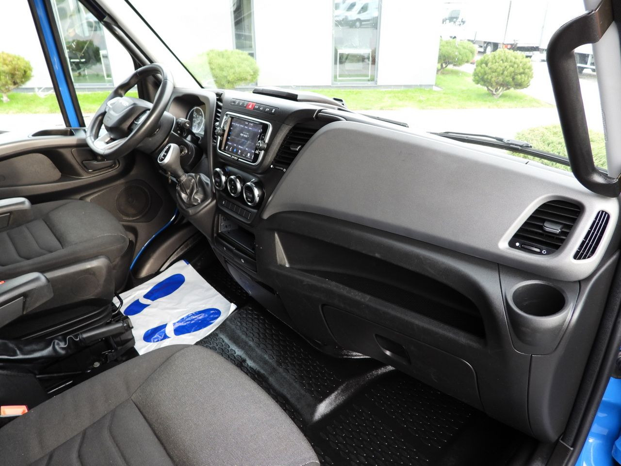 Curtain side van IVECO DAILY 35S21 TARPAULIN 10 PALLETS WEBASTO CRUISE CONTROL NAVIGATION LED LIGHTS AUTOMATIC TRANSMISSION HI-MATIC AIR CONDITIONING  210HP: picture 48