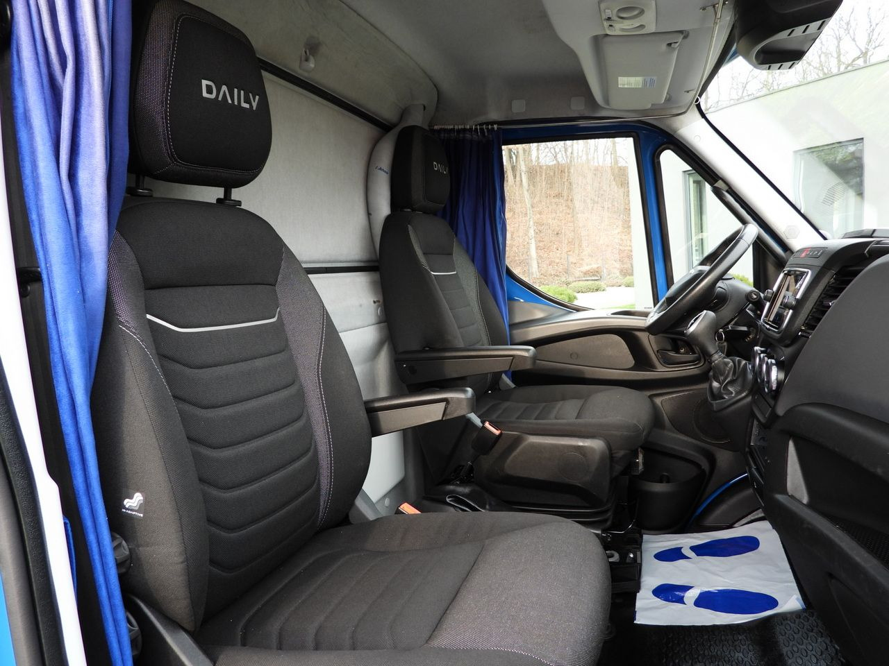 Curtain side van IVECO DAILY 35S21 TARPAULIN 10 PALLETS WEBASTO CRUISE CONTROL NAVIGATION LED LIGHTS AUTOMATIC TRANSMISSION HI-MATIC AIR CONDITIONING  210HP: picture 47