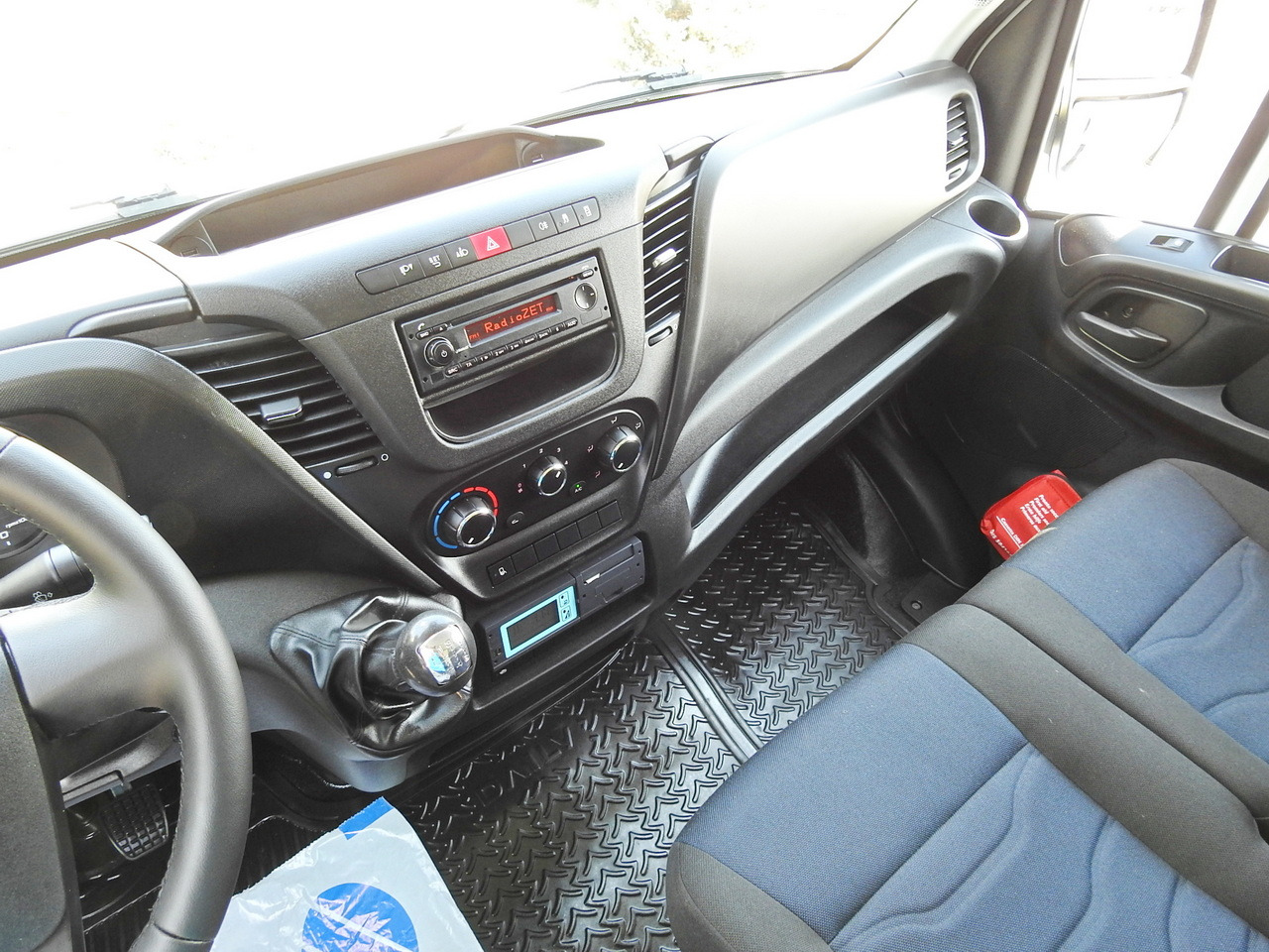 Refrigerated van IVECO DAILY 50C15  REGRIGERATOR BOX -5*C POWER SUPPLY 230V AIR CONDITIONING TWIN WHEELS  150HP: picture 32