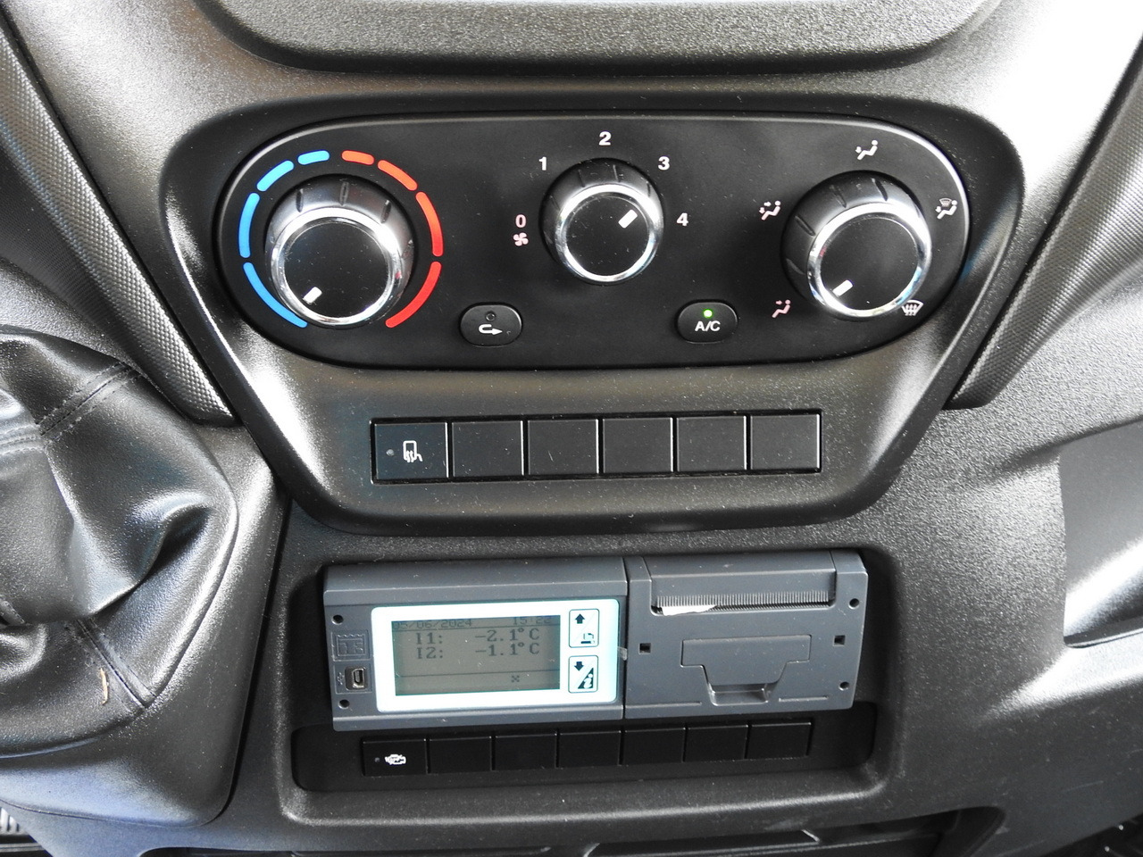 Refrigerated van IVECO DAILY 50C15  REGRIGERATOR BOX -5*C POWER SUPPLY 230V AIR CONDITIONING TWIN WHEELS  150HP: picture 35