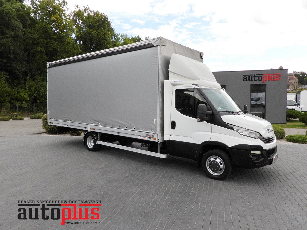IVECO DAILY 50C15 TARPAULIN 12 PALLETS CRUISE CONTROL TWIN WHEELS AIR CONDITIONING  150HP - Curtain side van: picture 1 IVECO DAILY 50C15 TARPAULIN 12 PALLETS CRUISE CONTROL TWIN WHEELS AIR CONDITIONING  150HP - Curtain side van: picture 1