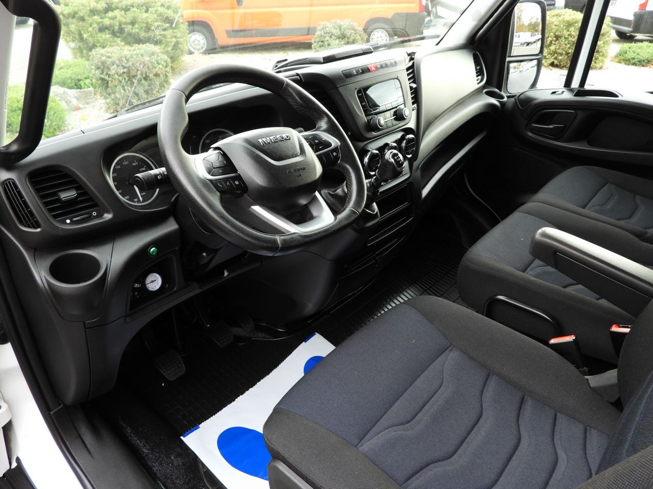 IVECO DAILY 50C17 TARPAULIN 10 PALLETS CRUISE CONTROL PNEUMATICS TWIN WHEELS AIR CONDITIONING  180HP - Curtain side van: picture 2 IVECO DAILY 50C17 TARPAULIN 10 PALLETS CRUISE CONTROL PNEUMATICS TWIN WHEELS AIR CONDITIONING  180HP - Curtain side van: picture 2