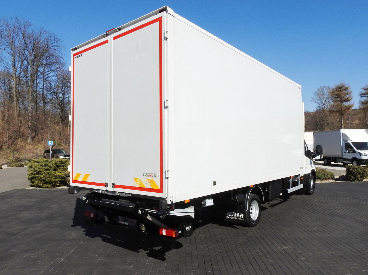 IVECO DAILY 70C18 BOX LIFT 14 PALLETS WEBASTO CRUISE CONTROL NAVIGATION LED LIGHTS TWIN WHEELS AIR CONDITIONING  180HP - Refrigerated van: picture 3 IVECO DAILY 70C18 BOX LIFT 14 PALLETS WEBASTO CRUISE CONTROL NAVIGATION LED LIGHTS TWIN WHEELS AIR CONDITIONING  180HP - Refrigerated van: picture 3