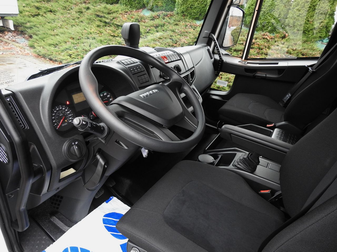 IVECO EUROCARGO 120-250 NEW TARPAULIN LIFT 18 PALLETS WEBASTO CRUISE CONTROL AIR CONDITIONING LED LIGHTS PNEUMATICS AUTOMATIC TRANSMISSION HI-MATIC 250HP - Curtainsider truck: picture 2 IVECO EUROCARGO 120-250 NEW TARPAULIN LIFT 18 PALLETS WEBASTO CRUISE CONTROL AIR CONDITIONING LED LIGHTS PNEUMATICS AUTOMATIC TRANSMISSION HI-MATIC 250HP - Curtainsider truck: picture 2