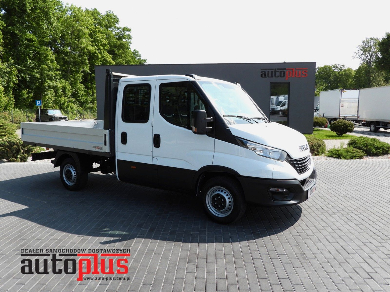 Iveco DAILY 35S12 PRITSCHE DOPPELKABINE DOKA 7 SITZE - Flatbed van, Combi van: picture 1 Iveco DAILY 35S12 PRITSCHE DOPPELKABINE DOKA 7 SITZE - Flatbed van, Combi van: picture 1