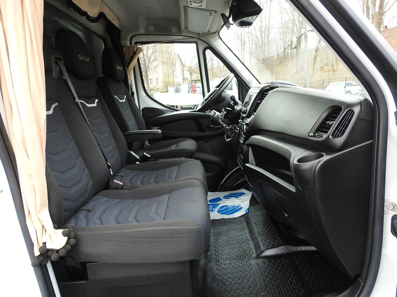 Iveco DAILY  35S18 PRITSCHE PLANE 10 PALETTEN WEBASTO leasing Iveco DAILY  35S18 PRITSCHE PLANE 10 PALETTEN WEBASTO: picture 27