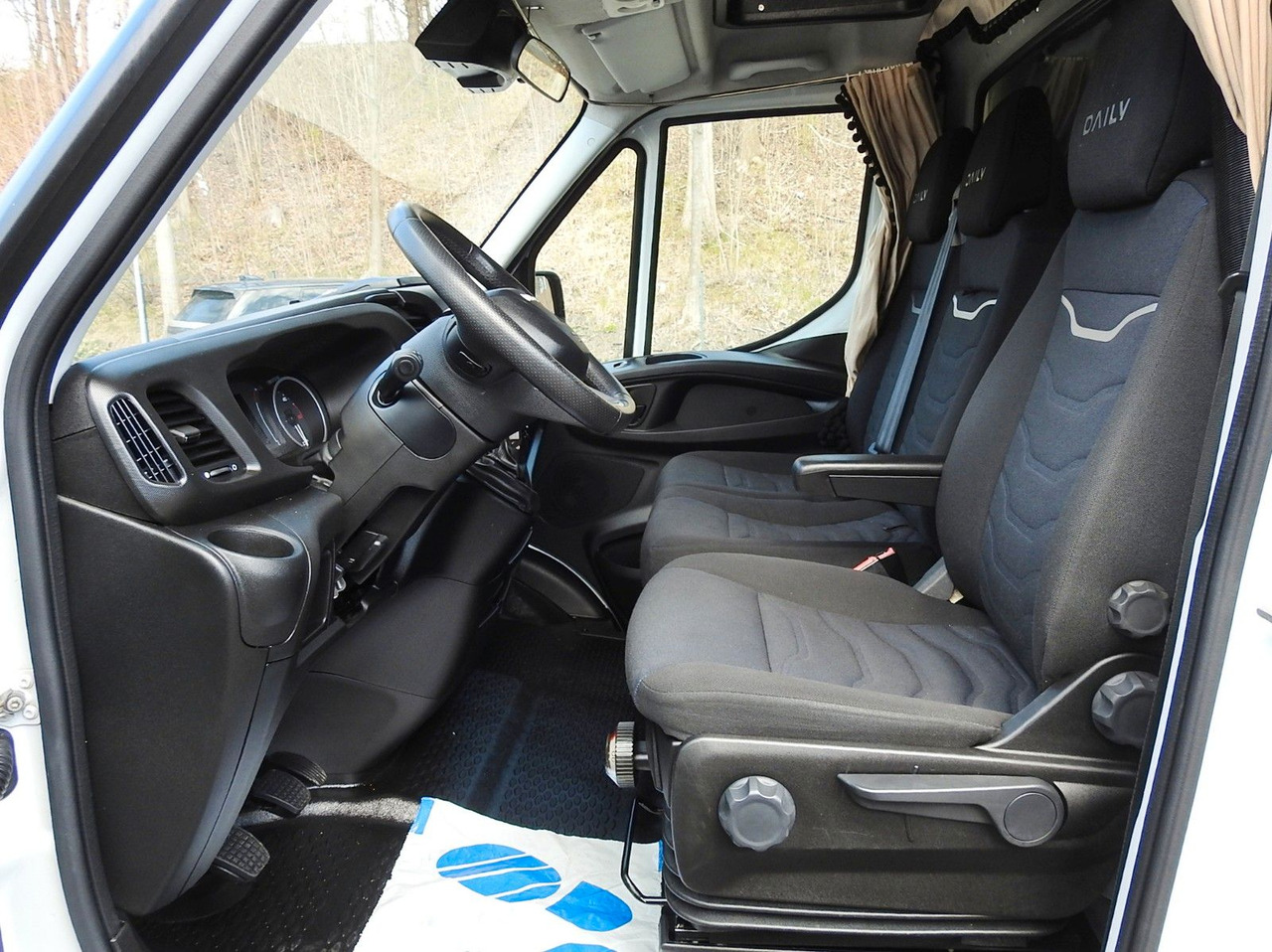 Iveco DAILY  35S18 PRITSCHE PLANE 10 PALETTEN WEBASTO leasing Iveco DAILY  35S18 PRITSCHE PLANE 10 PALETTEN WEBASTO: picture 21