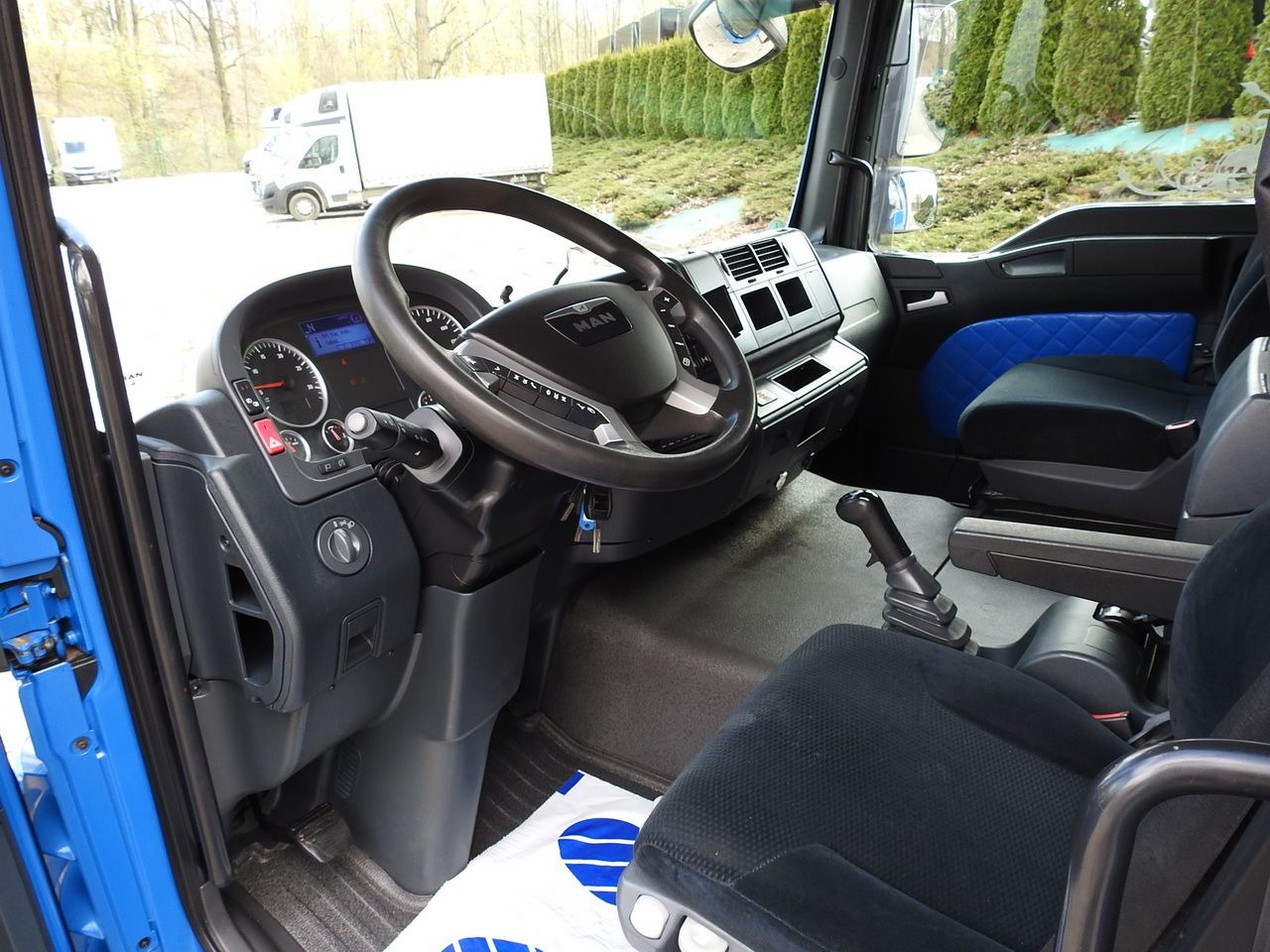 MAN TGM 15.290 TARPAULIN LIFT 18 PALLETS CRUISE CONTROL TWIN WHEELS AIR CONDITIONING 290HP - Curtain side van: picture 2 MAN TGM 15.290 TARPAULIN LIFT 18 PALLETS CRUISE CONTROL TWIN WHEELS AIR CONDITIONING 290HP - Curtain side van: picture 2