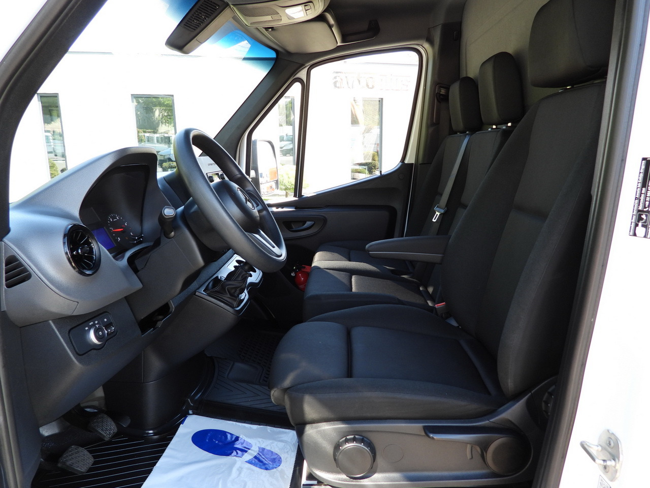 Box van MERCEDES SPRINTER 315 BOX LIFT 8 PALLETS AIR CONDITIONING  150HP: picture 23