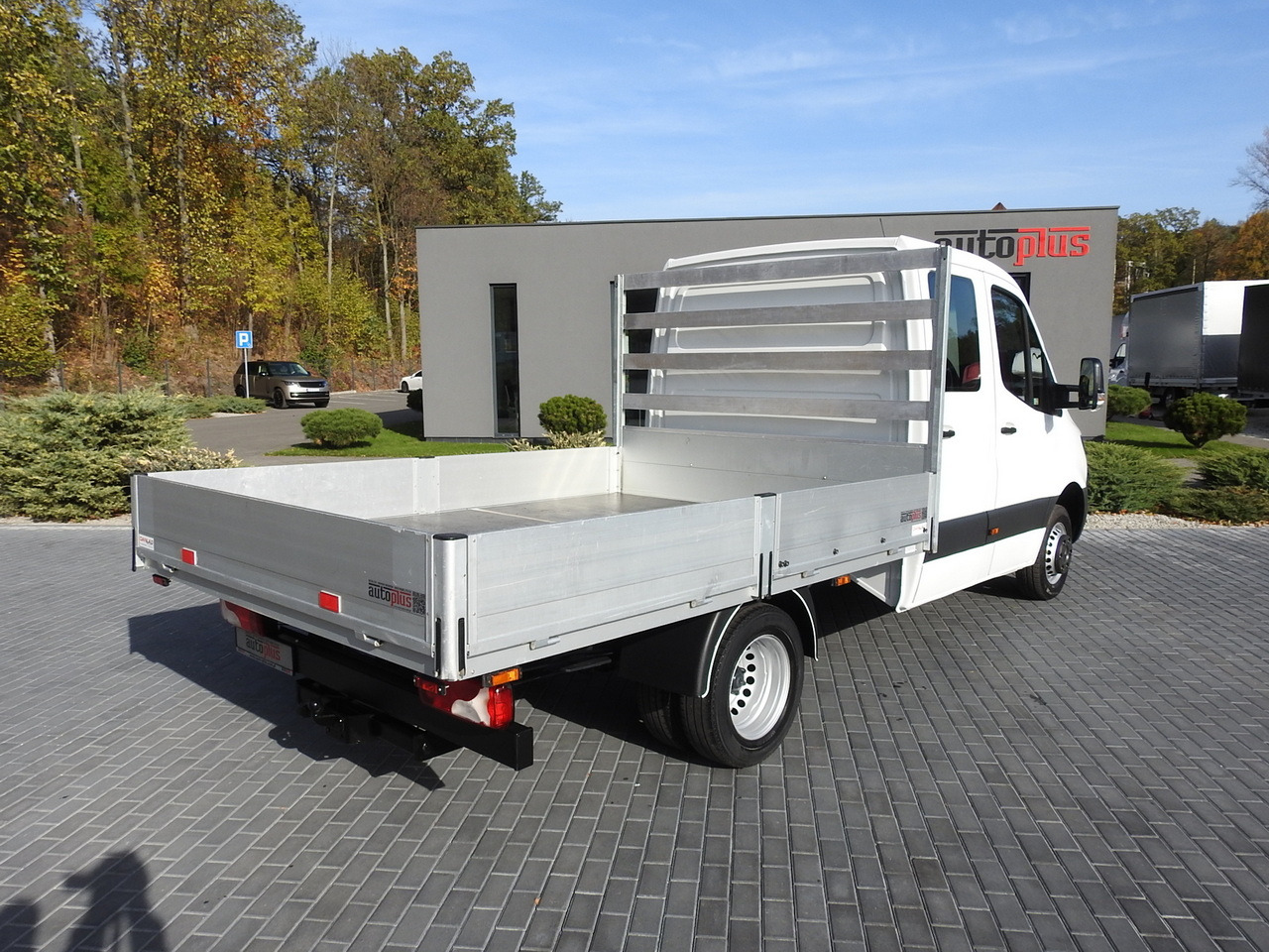 MERCEDES SPRINTER 516 STAKE BODY DOUBLE CABIN DOKA 6 SEATS CRUISE CONTROL AIR CONDITIONING TWIN WHEELS 160HP - Combi van: picture 3 MERCEDES SPRINTER 516 STAKE BODY DOUBLE CABIN DOKA 6 SEATS CRUISE CONTROL AIR CONDITIONING TWIN WHEELS 160HP - Combi van: picture 3