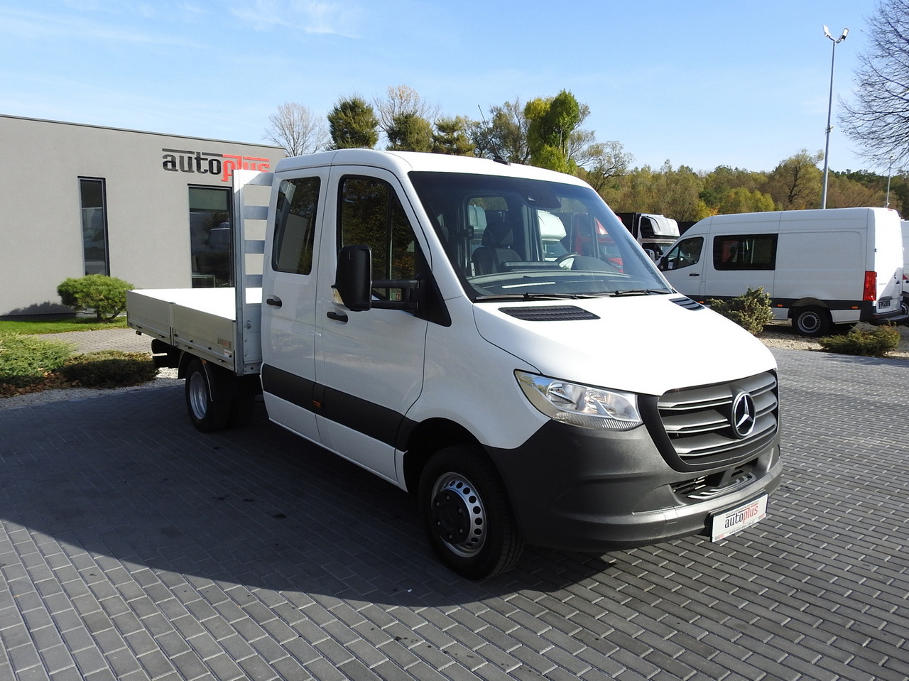 MERCEDES SPRINTER 516 STAKE BODY DOUBLE CABIN DOKA 6 SEATS CRUISE CONTROL AIR CONDITIONING TWIN WHEELS 160HP - Combi van: picture 4 MERCEDES SPRINTER 516 STAKE BODY DOUBLE CABIN DOKA 6 SEATS CRUISE CONTROL AIR CONDITIONING TWIN WHEELS 160HP - Combi van: picture 4