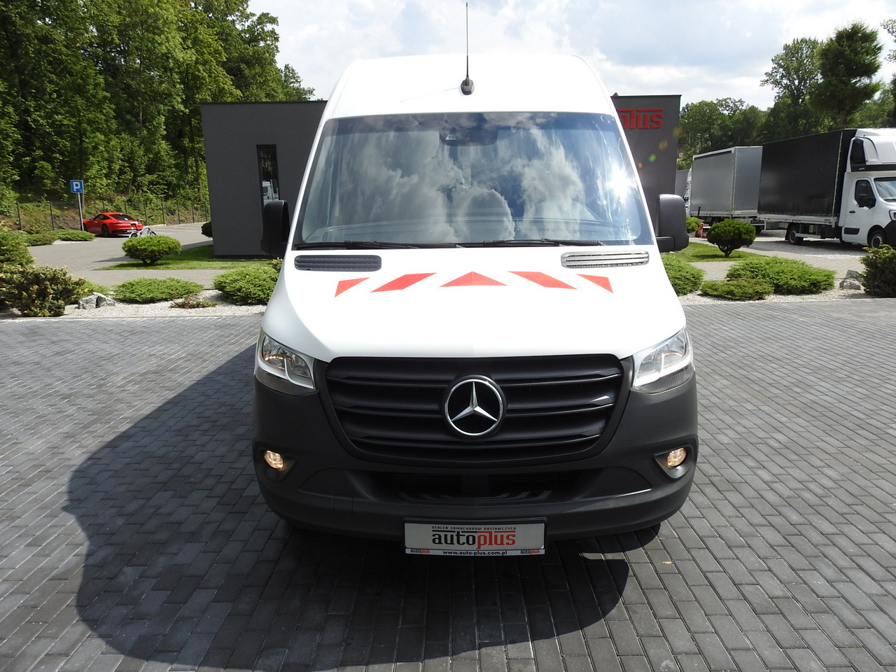 MERCEDES SPRINTER BOX DELIVERY VAN 5 SEATS CRUISE CONTROL NAVIGATION AIR CONDITIONING AUTOMATIC TRANSMISSION 160HP - Panel van: picture 5 MERCEDES SPRINTER BOX DELIVERY VAN 5 SEATS CRUISE CONTROL NAVIGATION AIR CONDITIONING AUTOMATIC TRANSMISSION 160HP - Panel van: picture 5