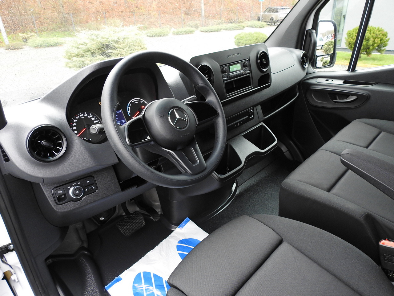 MERCEDES eSprinter NEW ELECTRIC VAN AUTOMATIC TRANSMISSION  GUARANTEE  95HP - Panel van, Electric van: picture 2 MERCEDES eSprinter NEW ELECTRIC VAN AUTOMATIC TRANSMISSION  GUARANTEE  95HP - Panel van, Electric van: picture 2