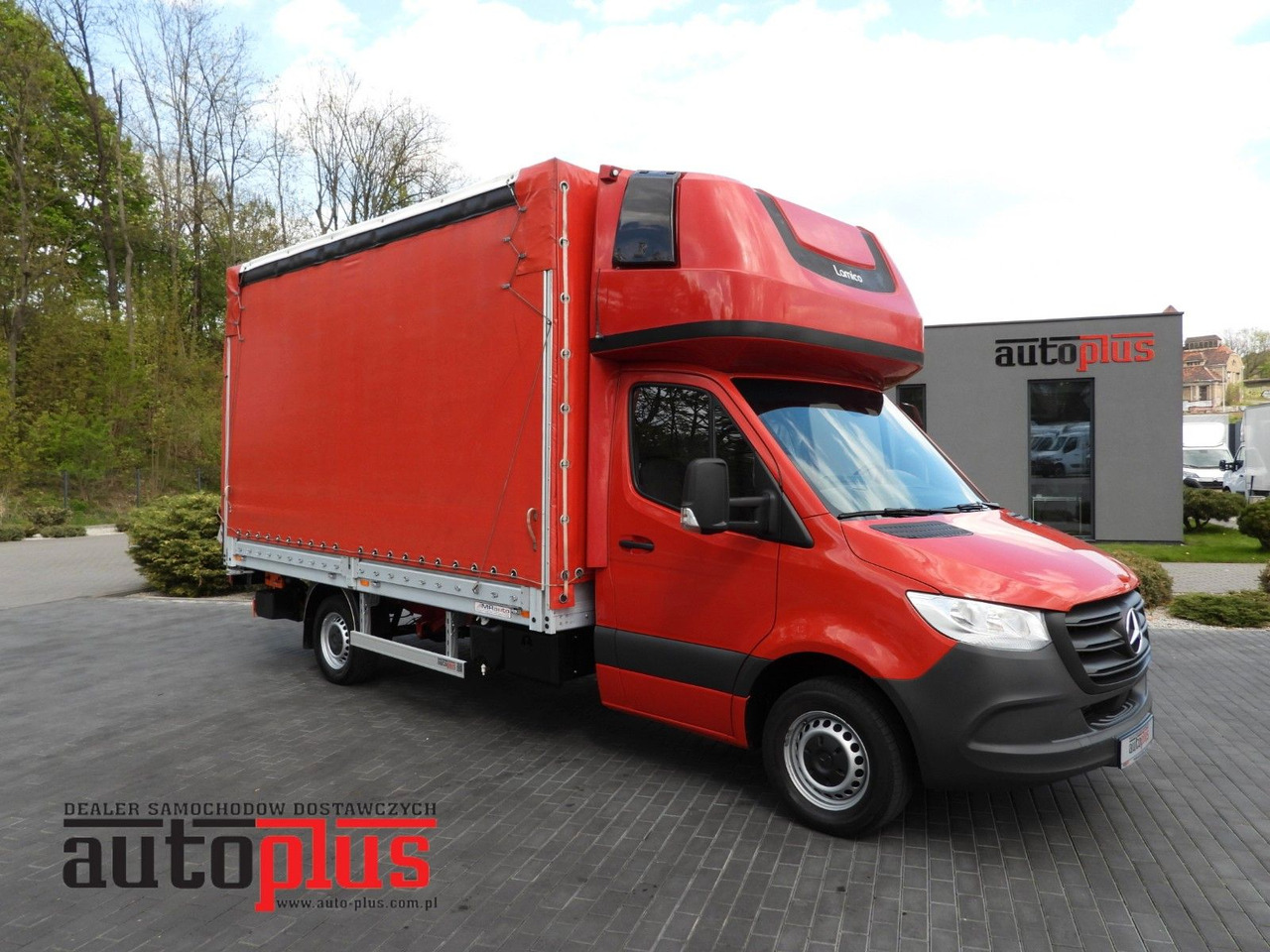 Mercedes-Benz SPRINTER 316 PRITSCHE PLANE AUFZUG 8 EUROPALET - Curtain side van: picture 1 Mercedes-Benz SPRINTER 316 PRITSCHE PLANE AUFZUG 8 EUROPALET - Curtain side van: picture 1