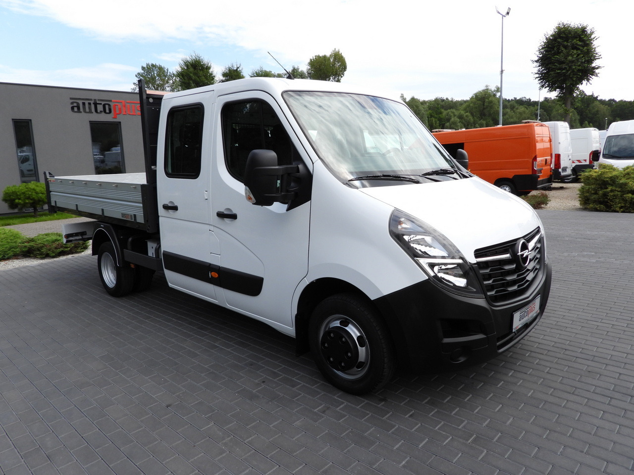 OPEL MOVANO TIPPER DOUBLE CABIN DOKA 7 SEATS LED LIGHTS TWIN WHEELS AIR CONDITIONING  145HP - Tipper van: picture 4 OPEL MOVANO TIPPER DOUBLE CABIN DOKA 7 SEATS LED LIGHTS TWIN WHEELS AIR CONDITIONING  145HP - Tipper van: picture 4