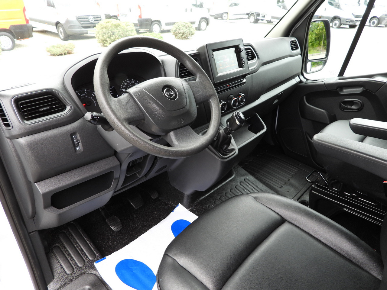 OPEL MOVANO TIPPER NAVIGATION LED LIGHTS TWIN WHEELS AIR CONDITIONING  145HP - Tipper van: picture 2 OPEL MOVANO TIPPER NAVIGATION LED LIGHTS TWIN WHEELS AIR CONDITIONING  145HP - Tipper van: picture 2