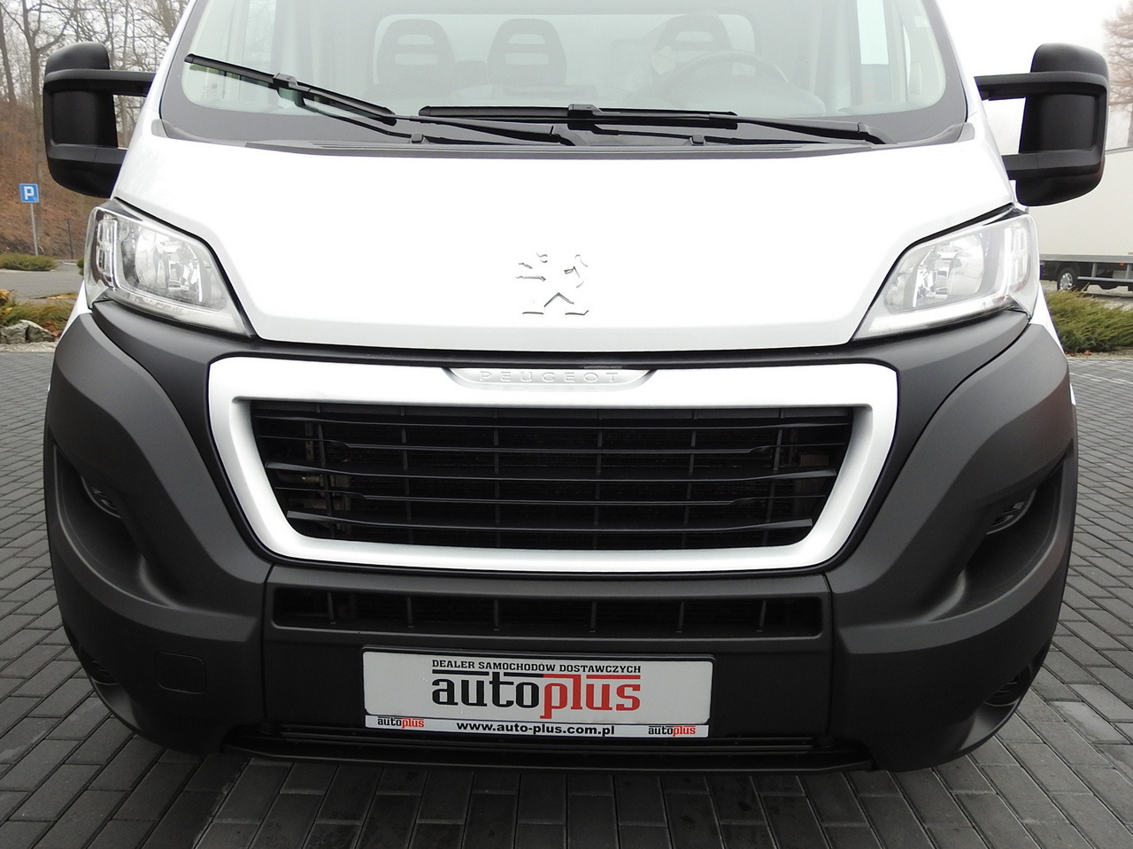 Box van PEUGEOT BOXER BOX LIFT 8 PALLETS CRUISE CONTROL AIR CONDITIONING  140HP: picture 14
