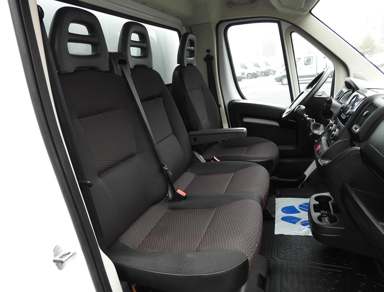 Box van PEUGEOT BOXER BOX LIFT 8 PALLETS CRUISE CONTROL AIR CONDITIONING  140HP: picture 34